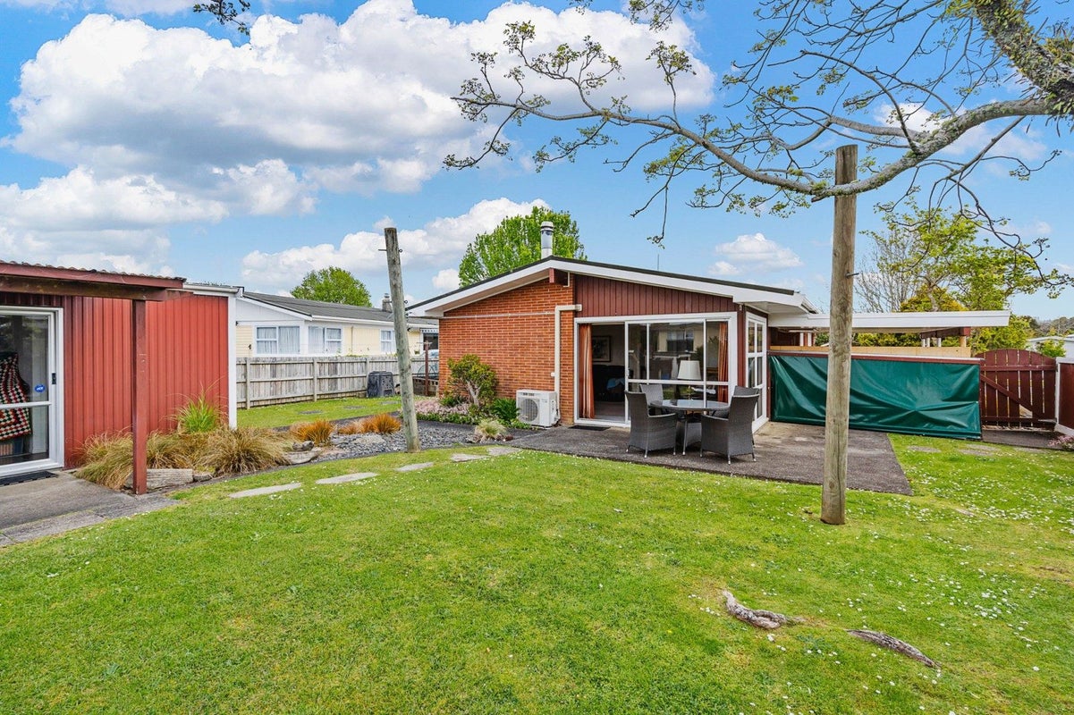 61 Beazley Crescent, Tikipunga, Whangarei - Carousel 1