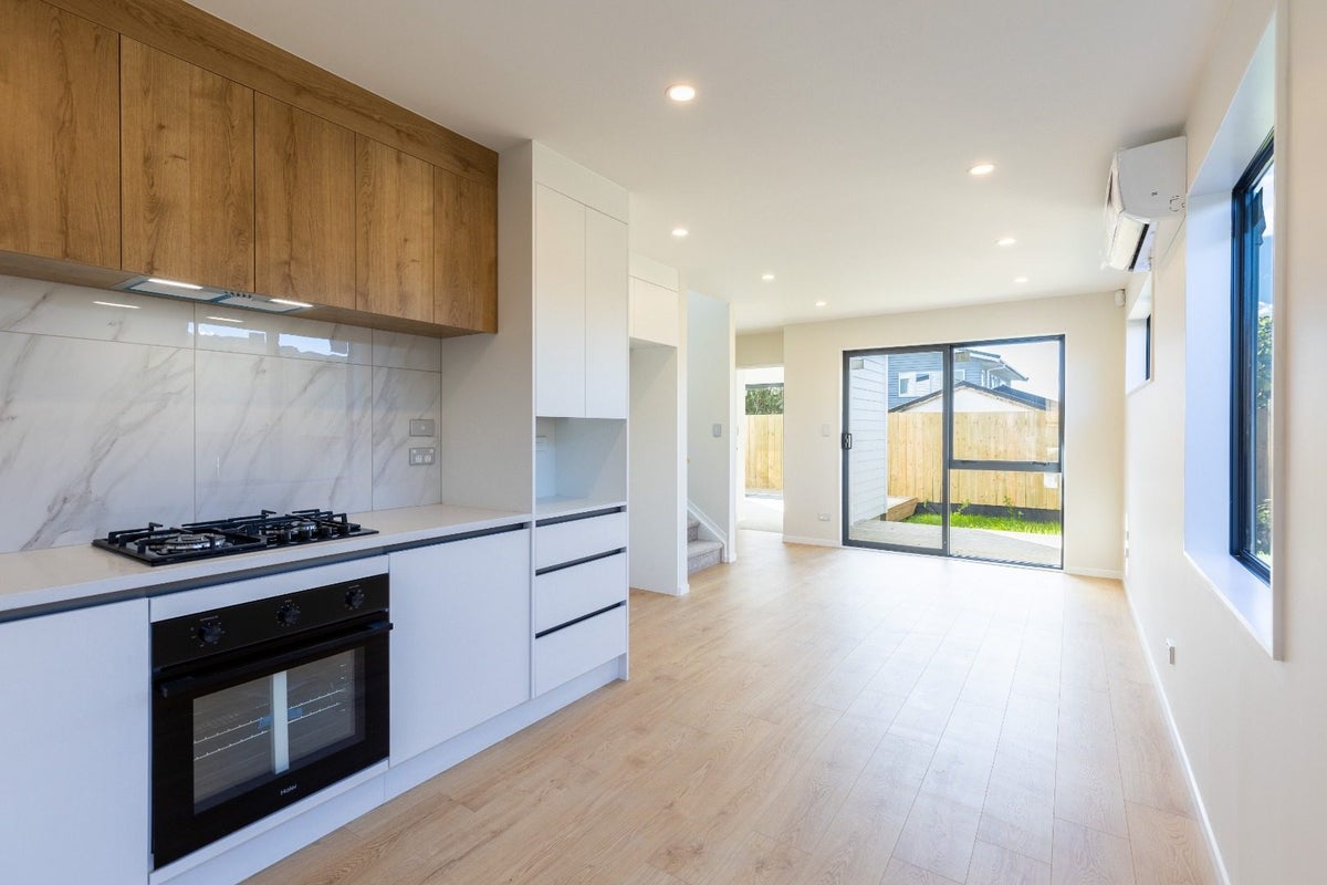 6E Kaweka Street, New Lynn, Auckland - Carousel 2
