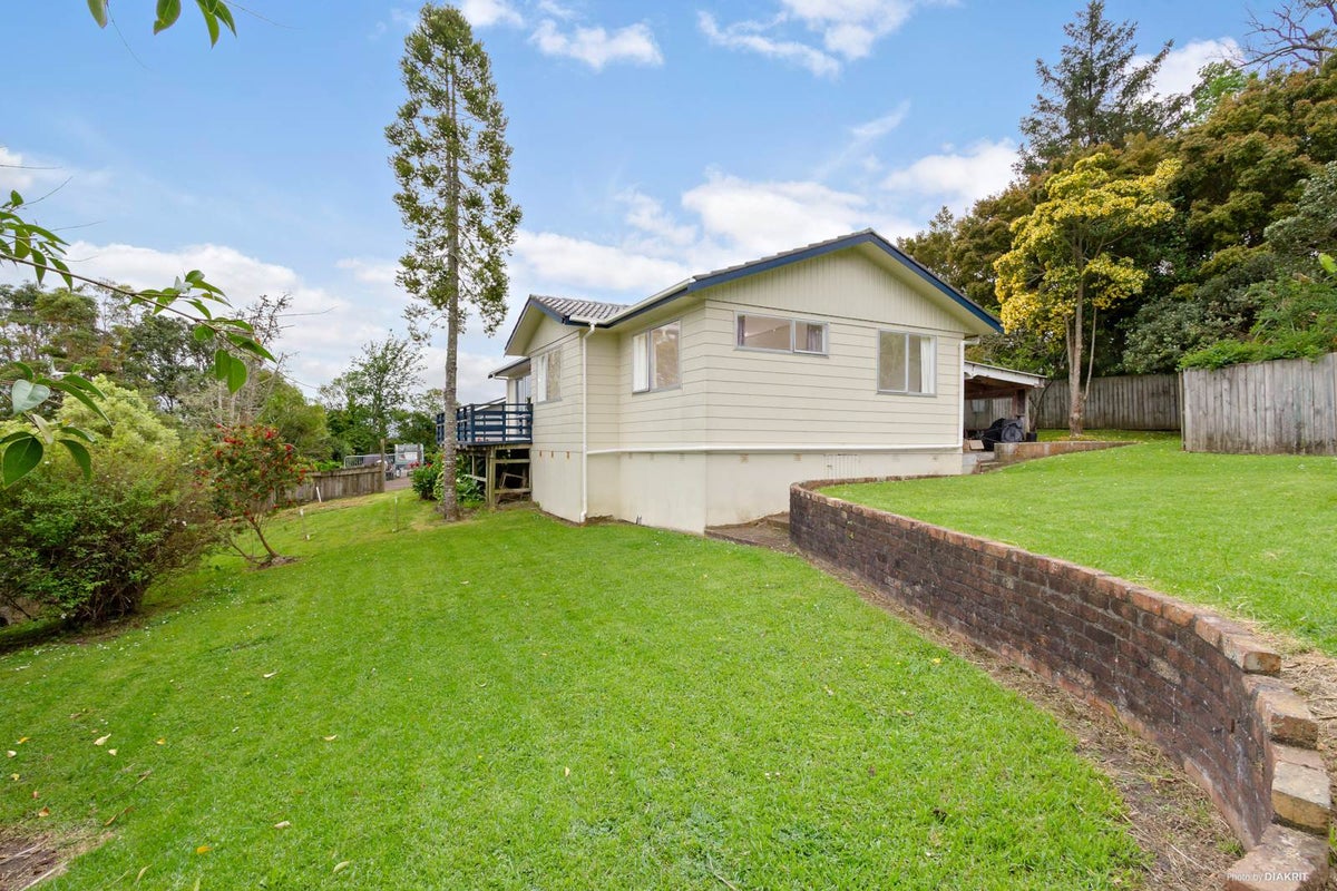 20 Leo Street, Glen Eden, Auckland - Carousel 1
