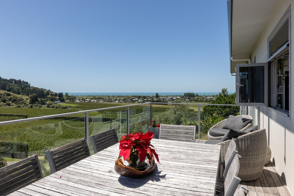81 Hill Road, Bay View, Napier - Carousel 2