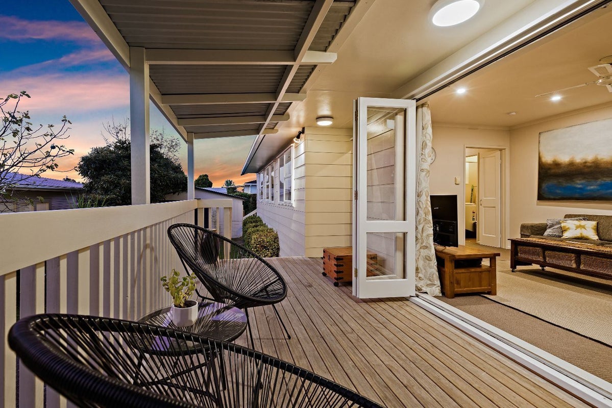 14A Taioma Crescent, Te Atatu Peninsula, Auckland - Carousel 2