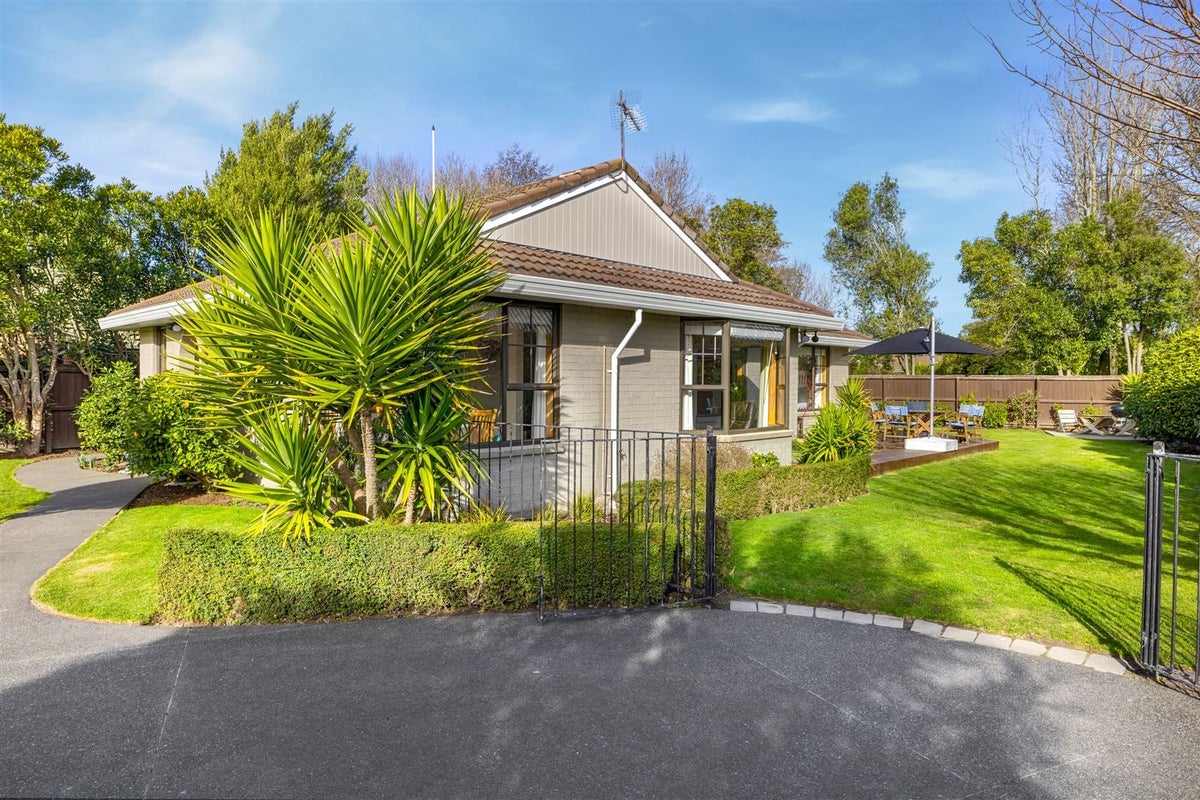3 Topaz Place, Bishopdale, Christchurch - Carousel 1
