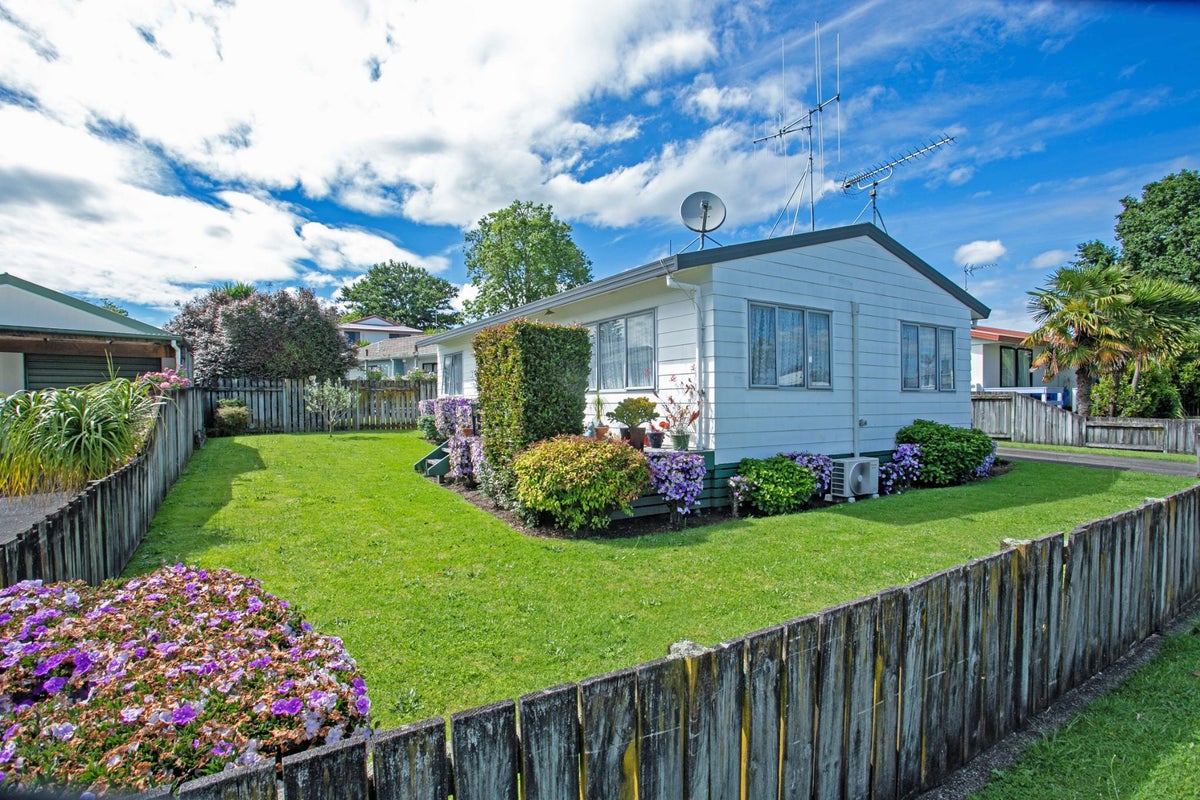 72 Hynds Road, Gate Pa, Tauranga - Carousel 1