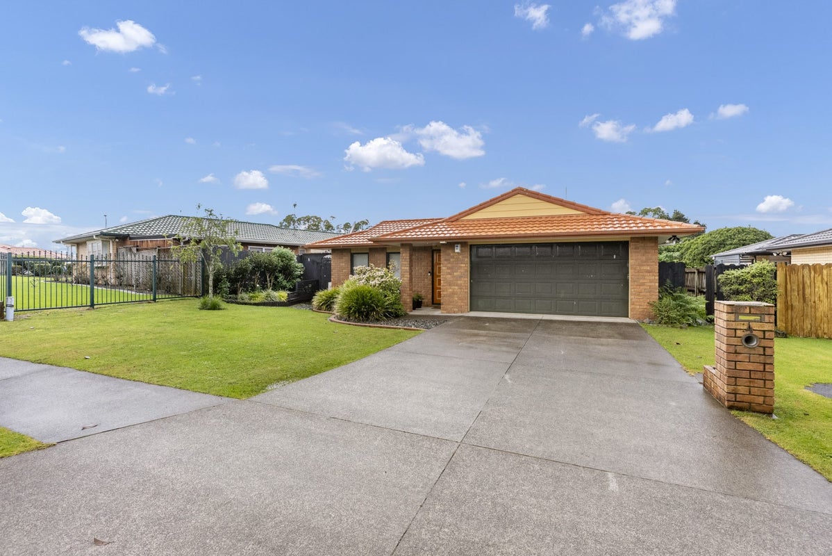 4 Harobed Place, Weymouth, Auckland - Carousel 2