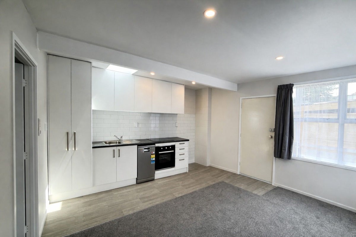 5/17 Edenvale Crescent, Mount Eden, Auckland - Carousel 2