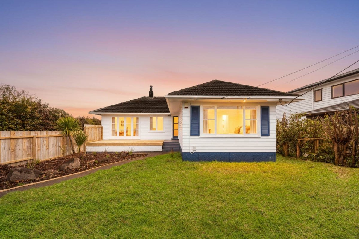 77 Farquhar Road, Glendene, Waitakere City, Auckland - Carousel 1