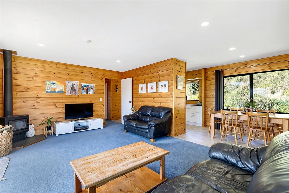 18C Rose Street, Ranui, Porirua - Carousel 2