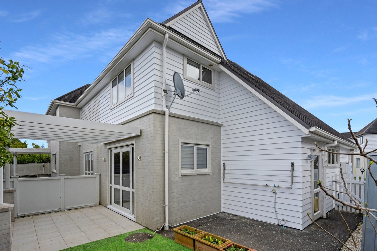 30 Hatfield Place, Albany Heights, Auckland - Carousel 1