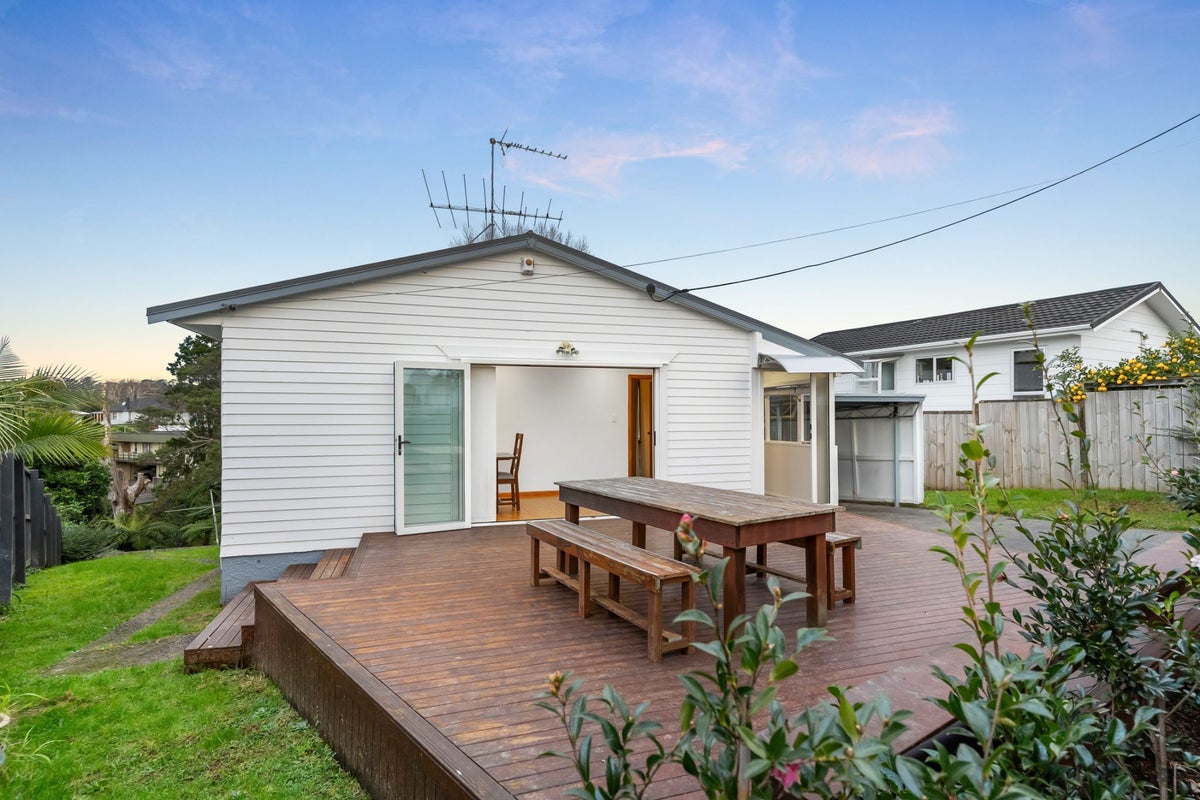 48 Chippendale Crescent, Birkdale, Auckland - Carousel 1