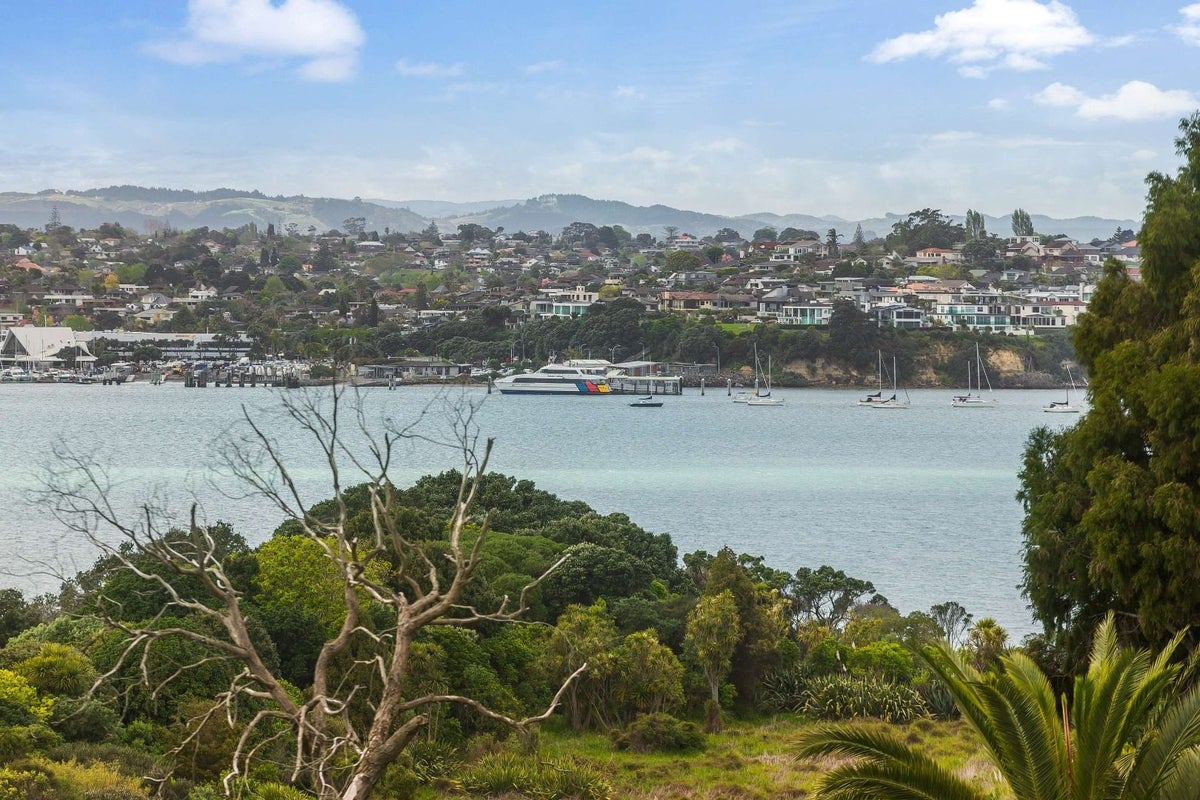 11 Calder Place, Glen Innes, Auckland - Carousel 19