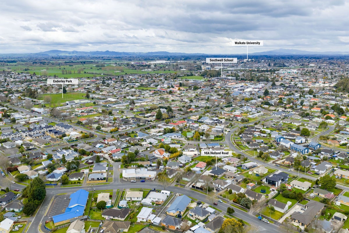 98A Holland Road, Fairfield, Hamilton, Waikato - Carousel 23