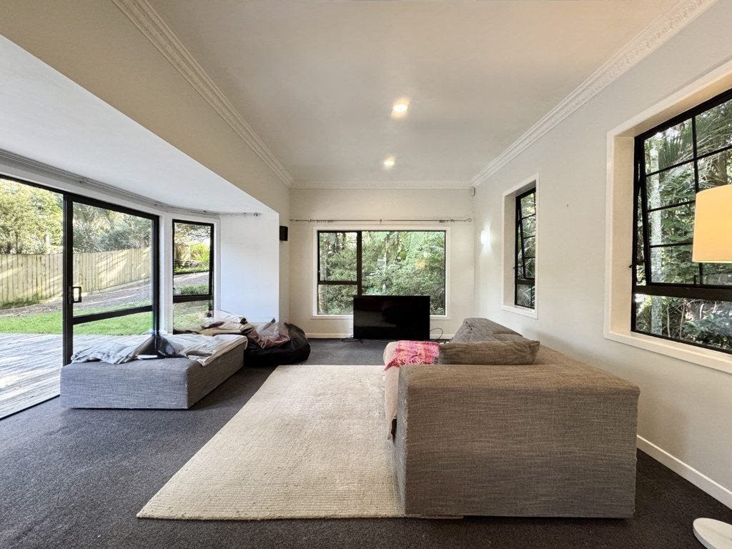 124 Woodlands Park Road, Titirangi, Auckland - Carousel 2