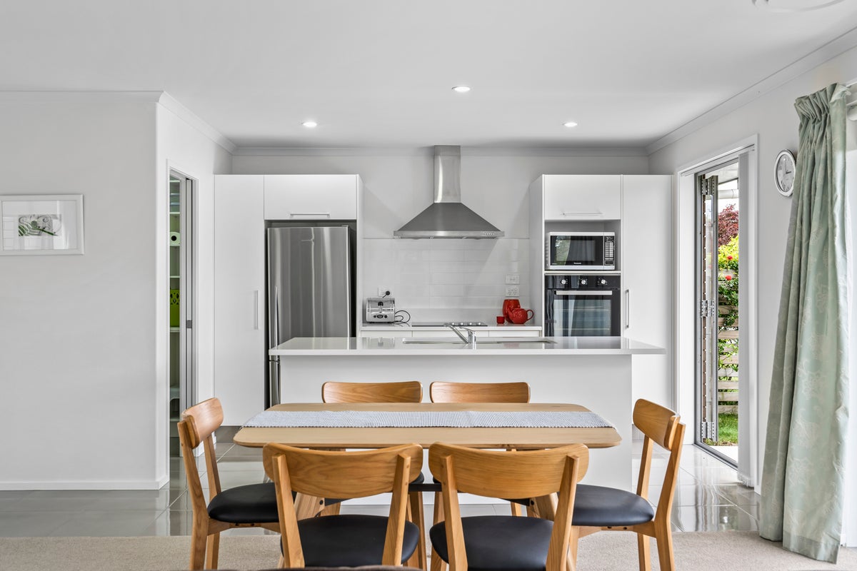 6 McKinnon Street, Leamington, Cambridge - Carousel 24