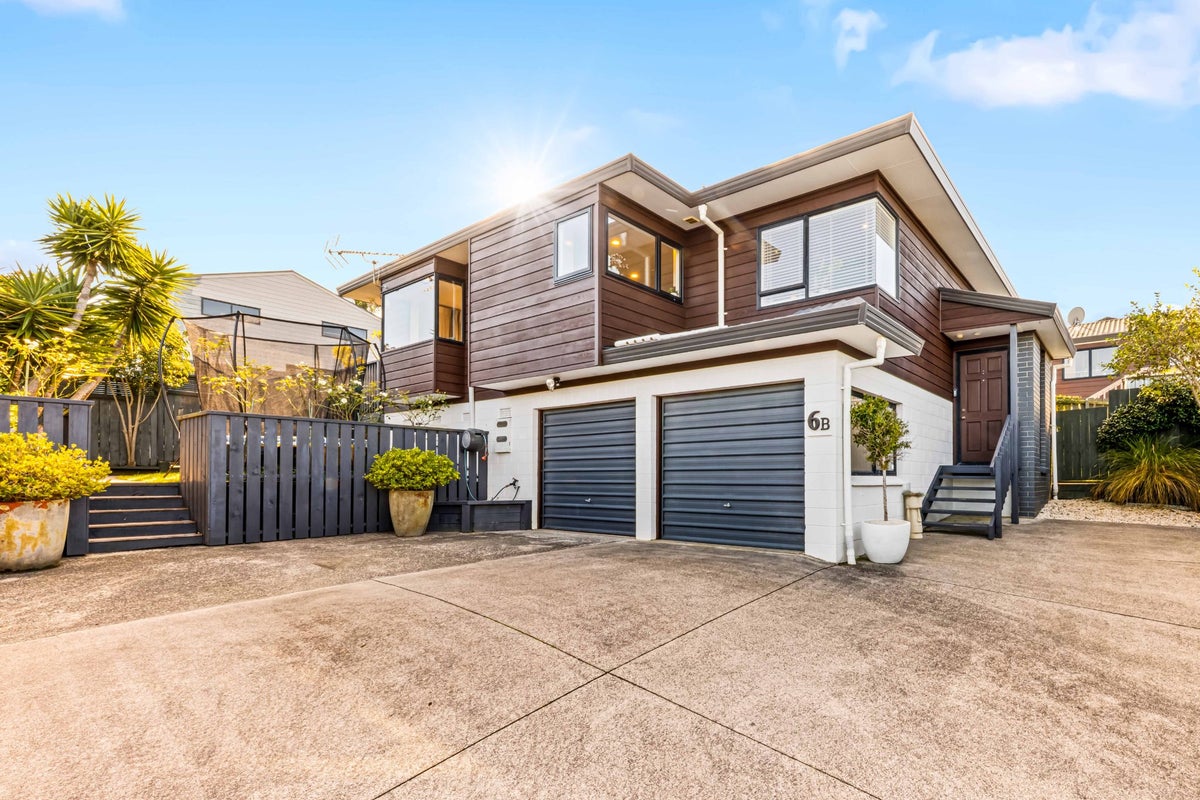 1/6 Antrim Grove, Bayview, Auckland - Carousel 1