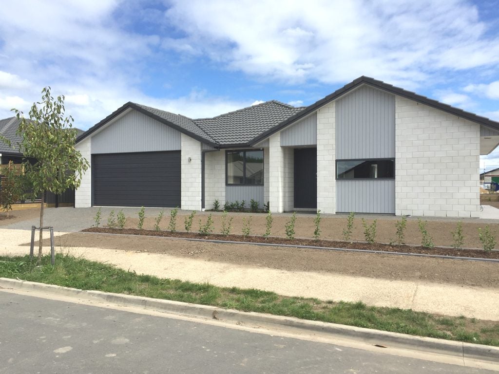 32 Te Ranga Memorial Drive, Pyes Pa, Tauranga - Carousel 1