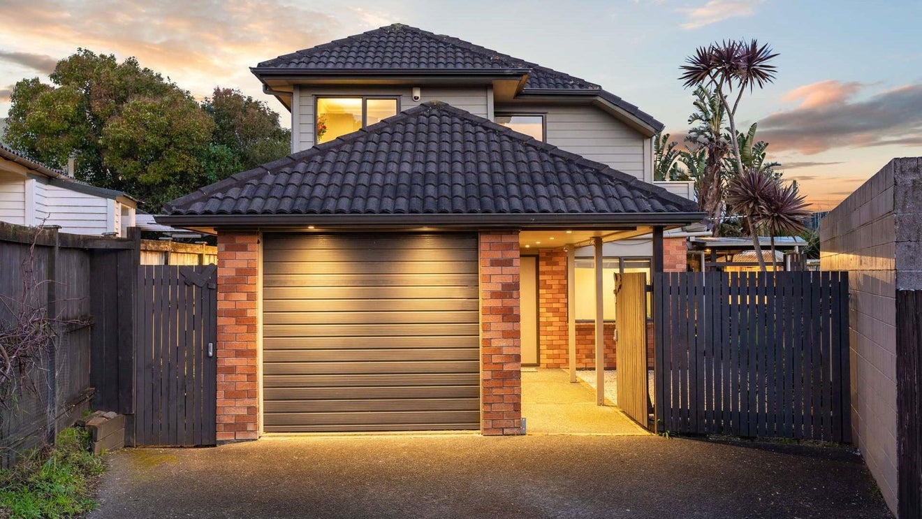 131 Tiverton Road, New Windsor, Auckland - Carousel 1