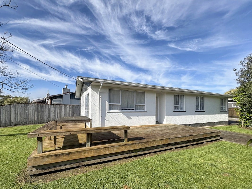 25 Camellia Avenue, Aramoho, Whanganui - Carousel 1