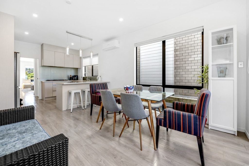 9 Eros Road, Flat Bush, Auckland - Carousel 21