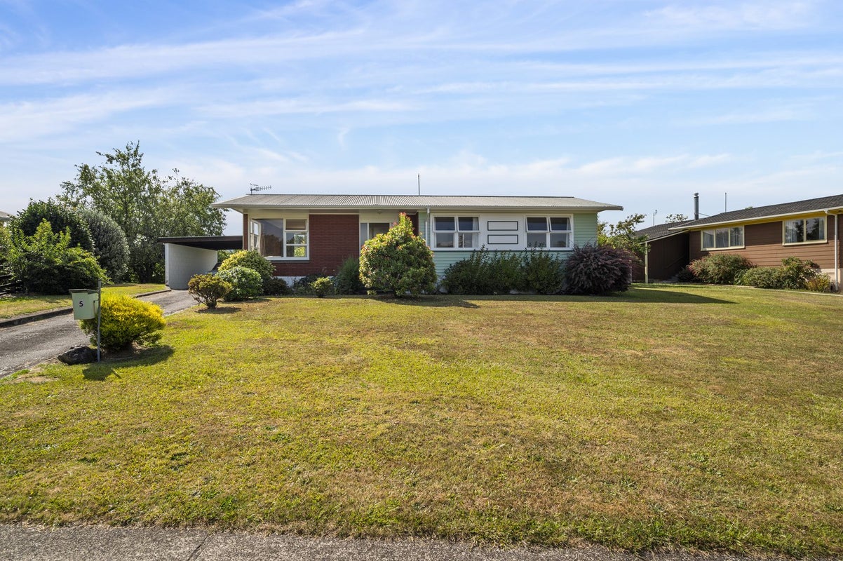 5 Minerva Place, Sunnybrook, Rotorua - Carousel 1