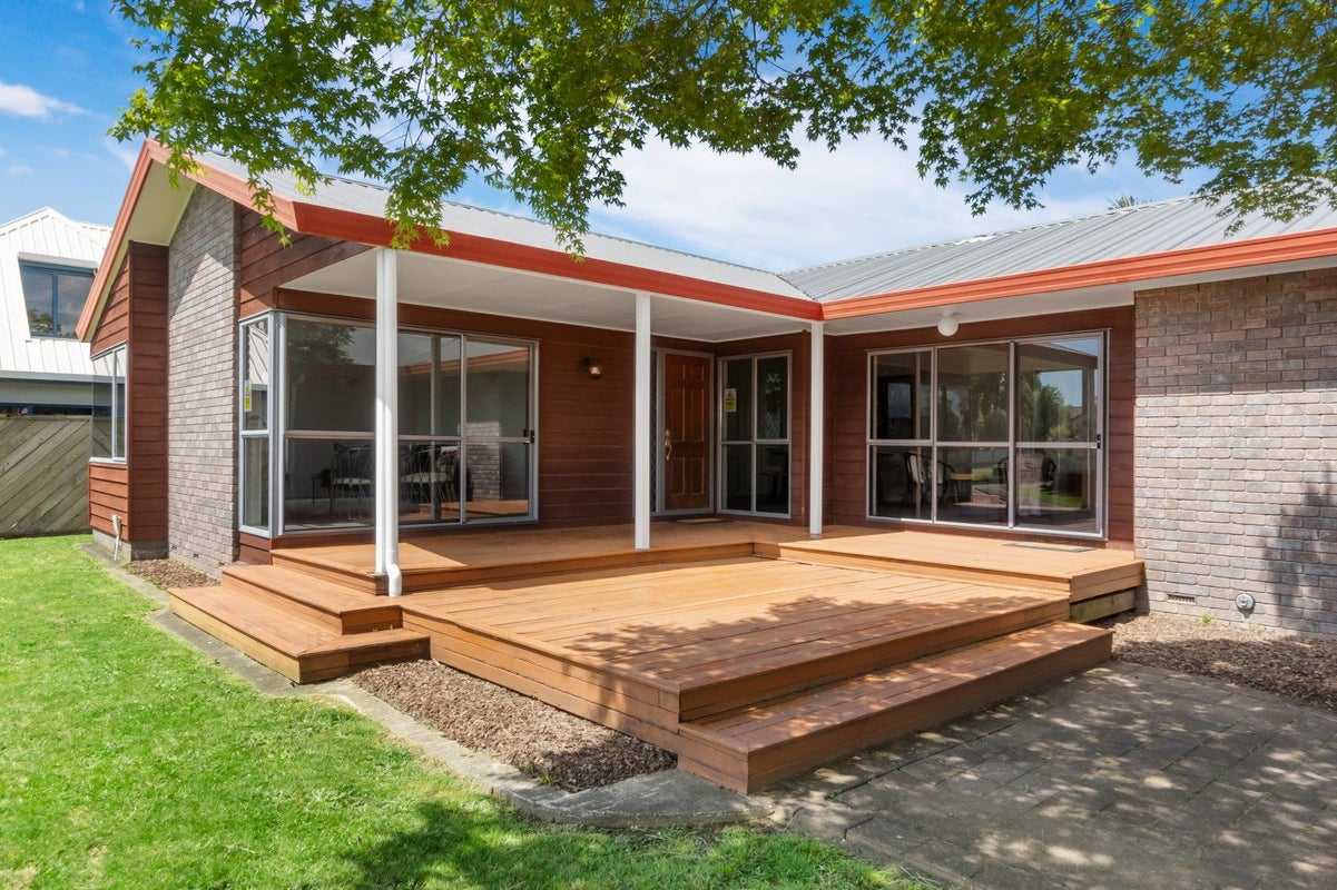 7 Earls Court, Hillcrest, Hamilton - Carousel 1