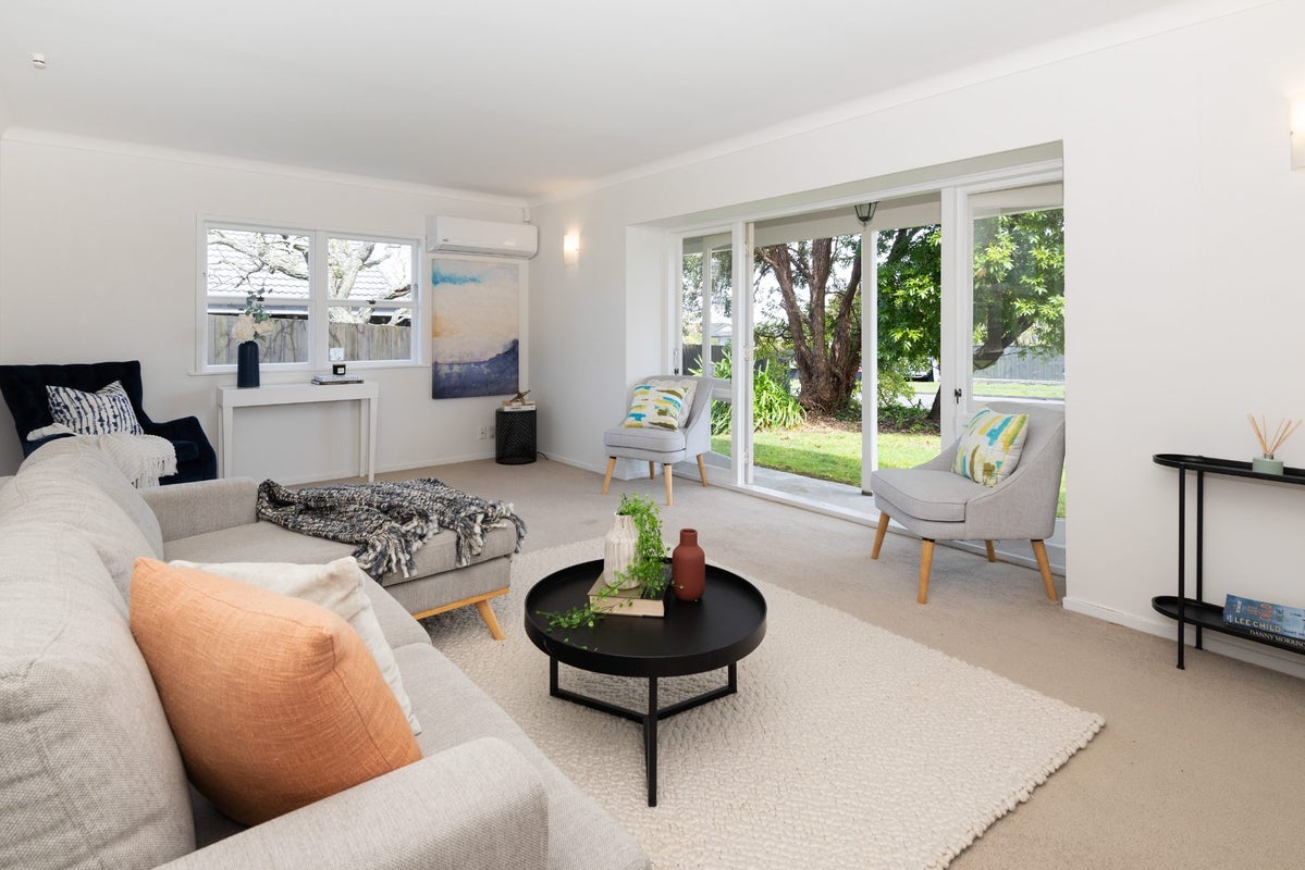 82 Prince Regent Drive, Half Moon Bay, Manukau City, Auckland - Carousel 2