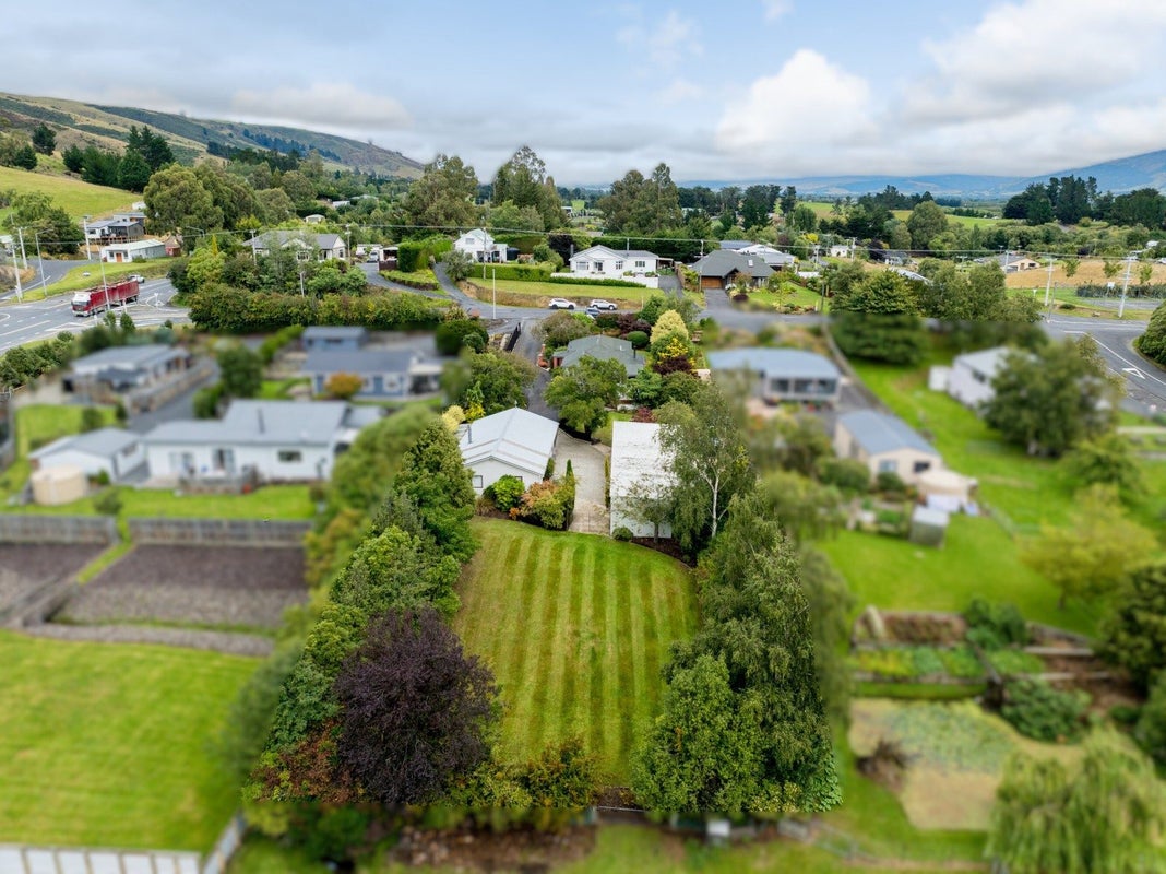 9 Grey Street, Allanton, Mosgiel - Carousel 40