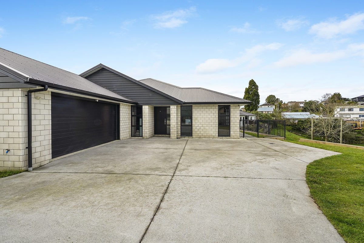 15 Carlingford Rise, Dinsdale, Hamilton - Carousel 2