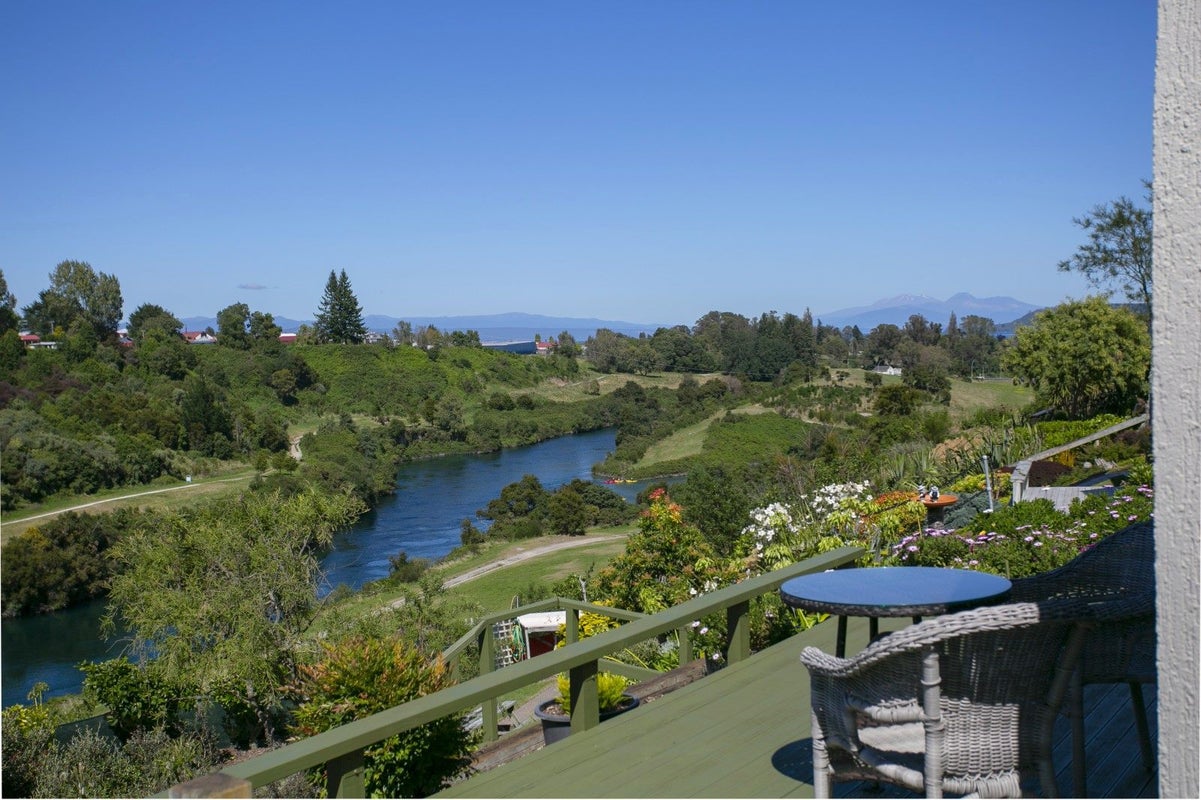 11/26 Robinson Terrace, Rangatira Park, Taupo - Carousel 29