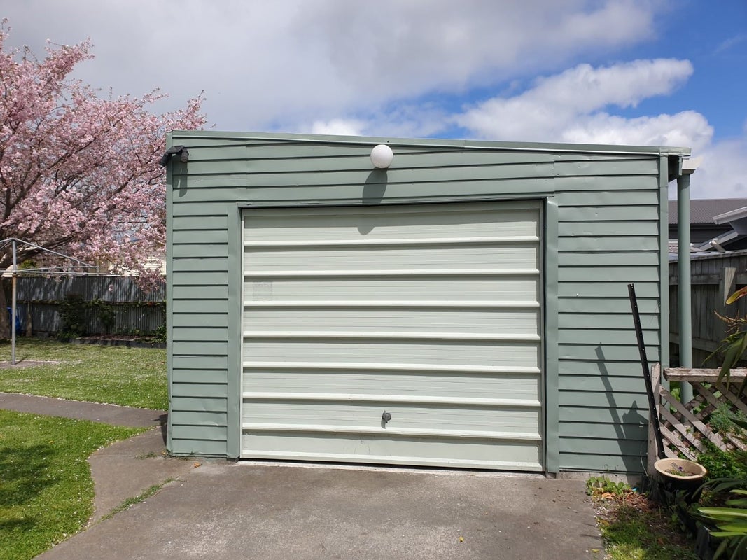 1112 Caroline Road, Mayfair, Hastings - Carousel 13
