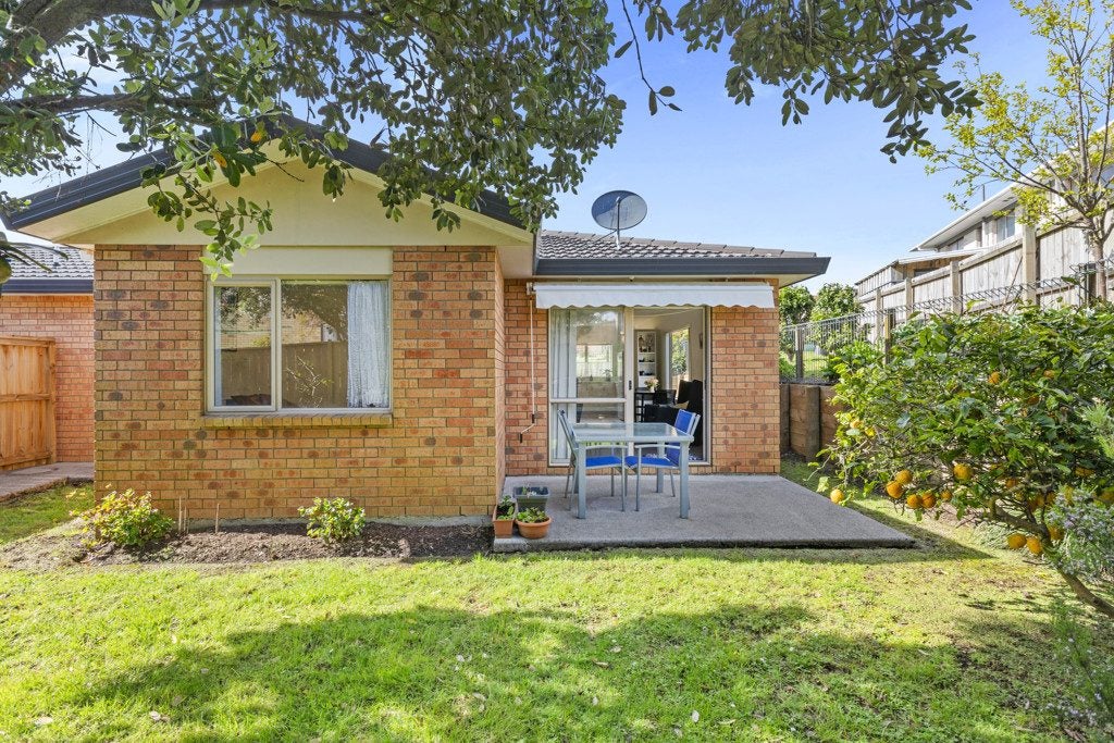 10/15 Hastie Avenue, Mangere Bridge, Auckland - Carousel 1