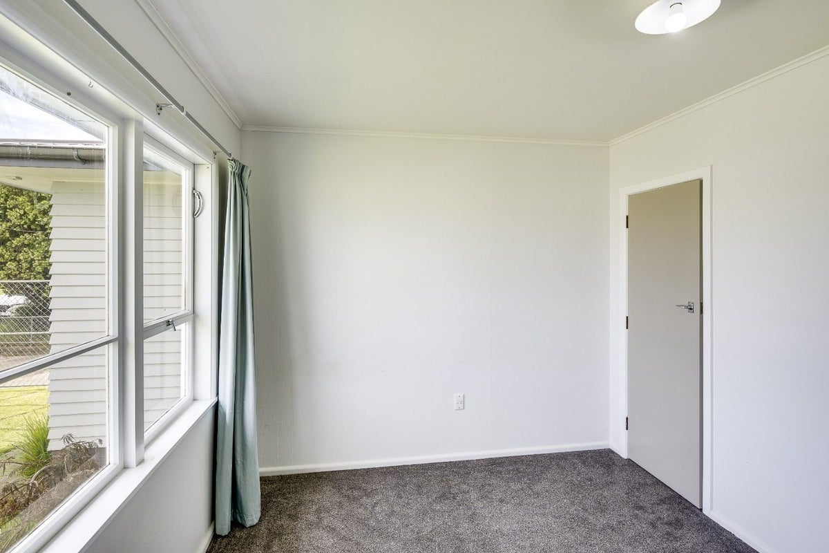 56 Oldham Avenue, Onekawa, Napier - Carousel 10