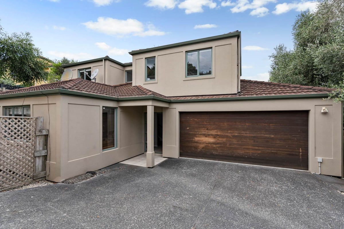 3/12 Belle Verde Drive, Sunnynook, Auckland - Carousel 1