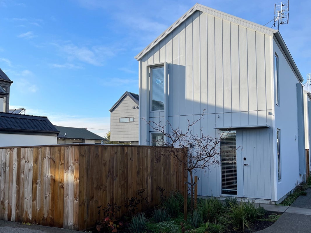 2/11 Leitch Street, Somerfield, Christchurch - Carousel 1