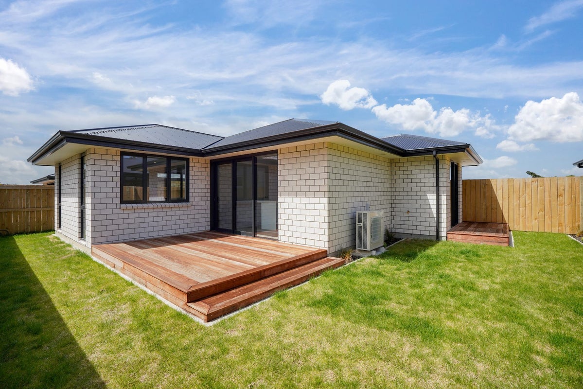 2/233 Nelson Street, Strathern, Invercargill - Carousel 1