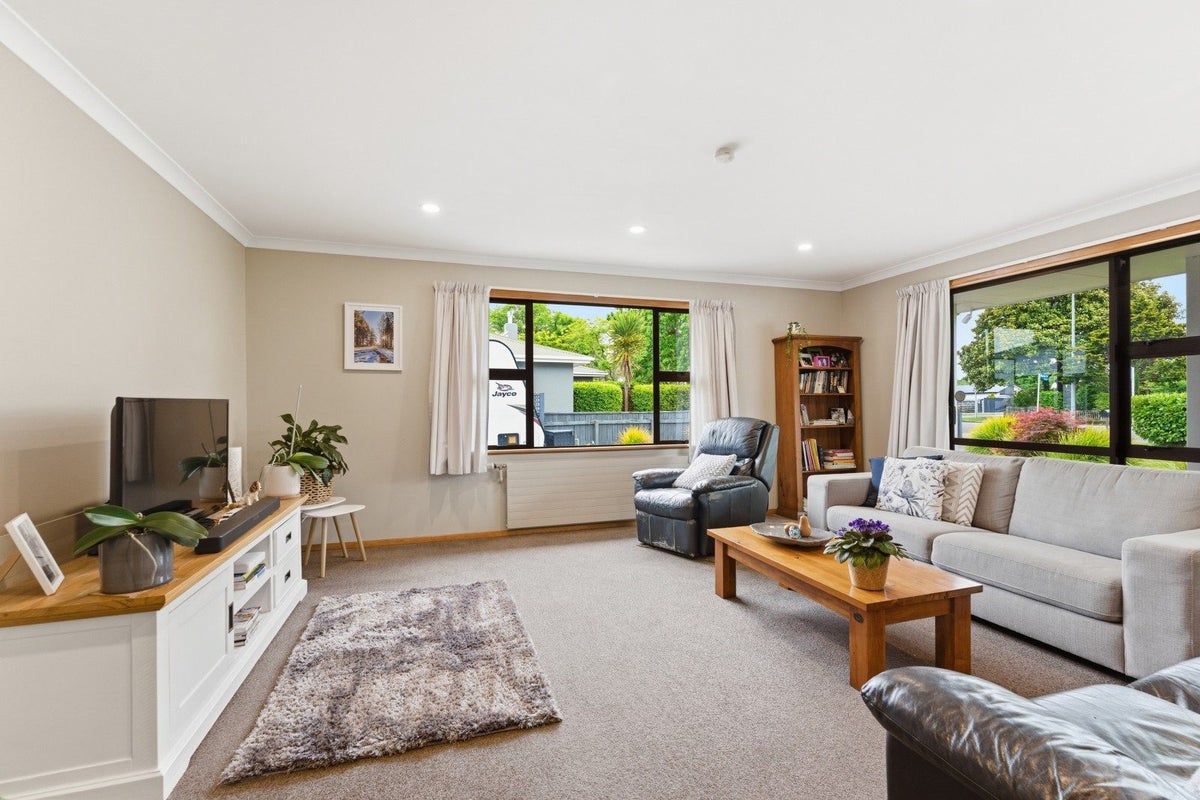 114 Pahiatua Street, Hokowhitu, Palmerston North - Carousel 2
