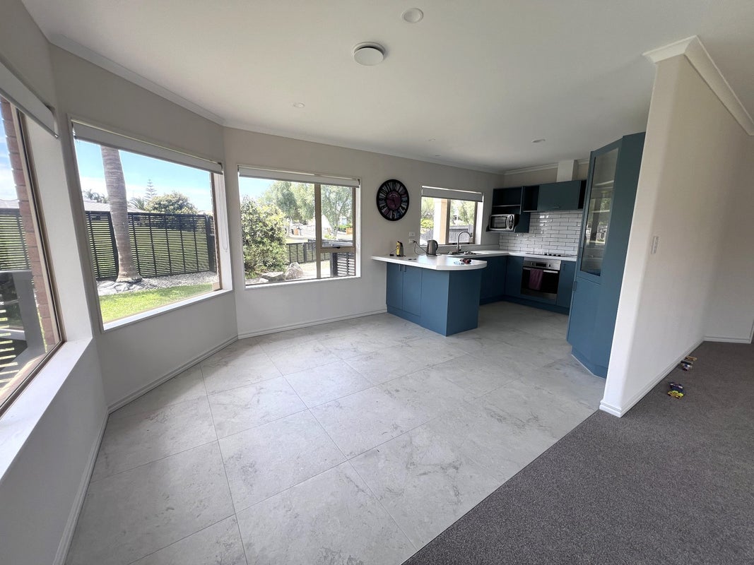 15 Thebes Grove, Papamoa Beach, Papamoa - Carousel 2