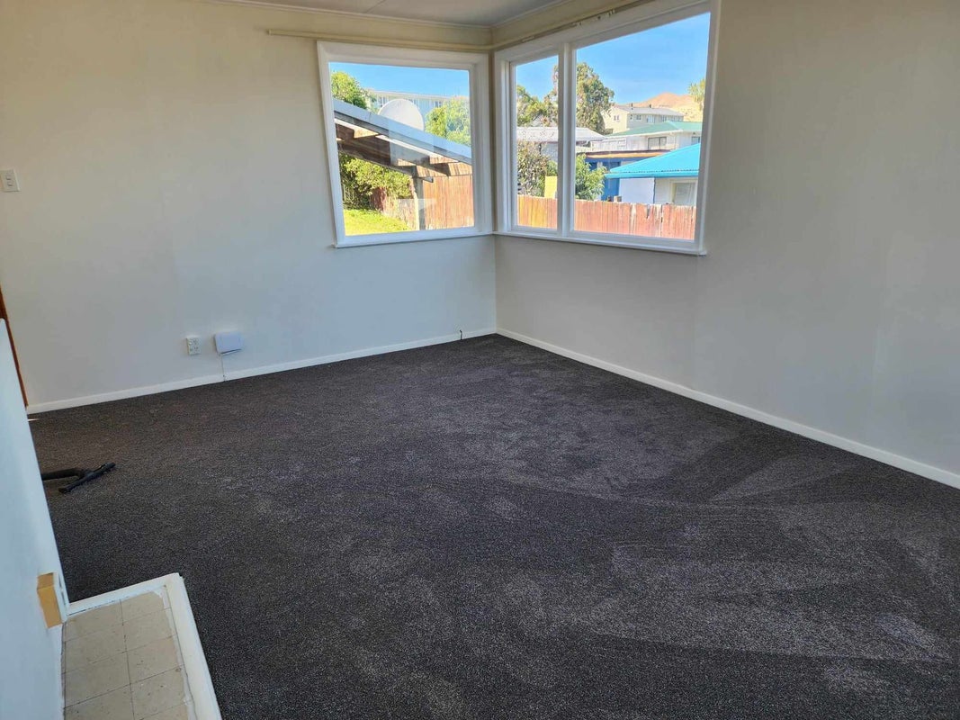 142A Warspite Avenue, Waitangirua, Porirua - Carousel 2