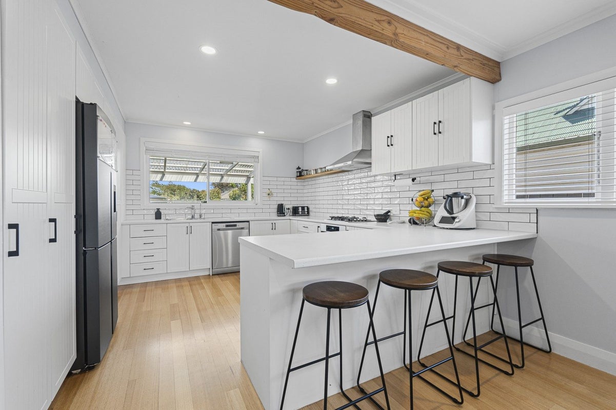 118 Cutfield Road, Westown, New Plymouth - Carousel 2