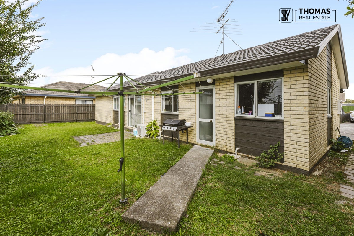 2/24 Horlicks Place, Randwick Park, Auckland - Carousel 2