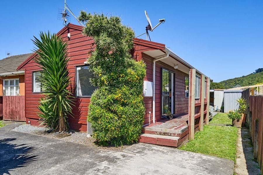 1A Pearce Crescent, Taita, Lower Hutt - Carousel 1