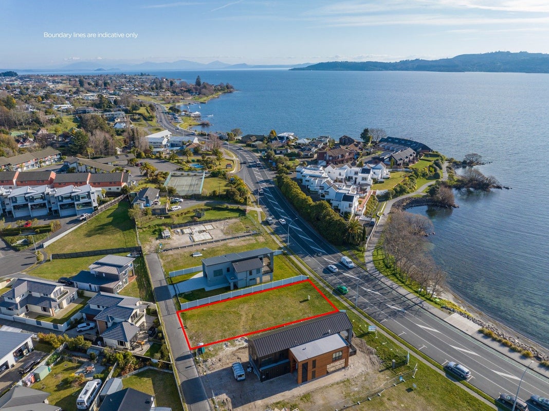 5/3 Tremaine Avenue, Two Mile Bay, Taupo - Carousel 1