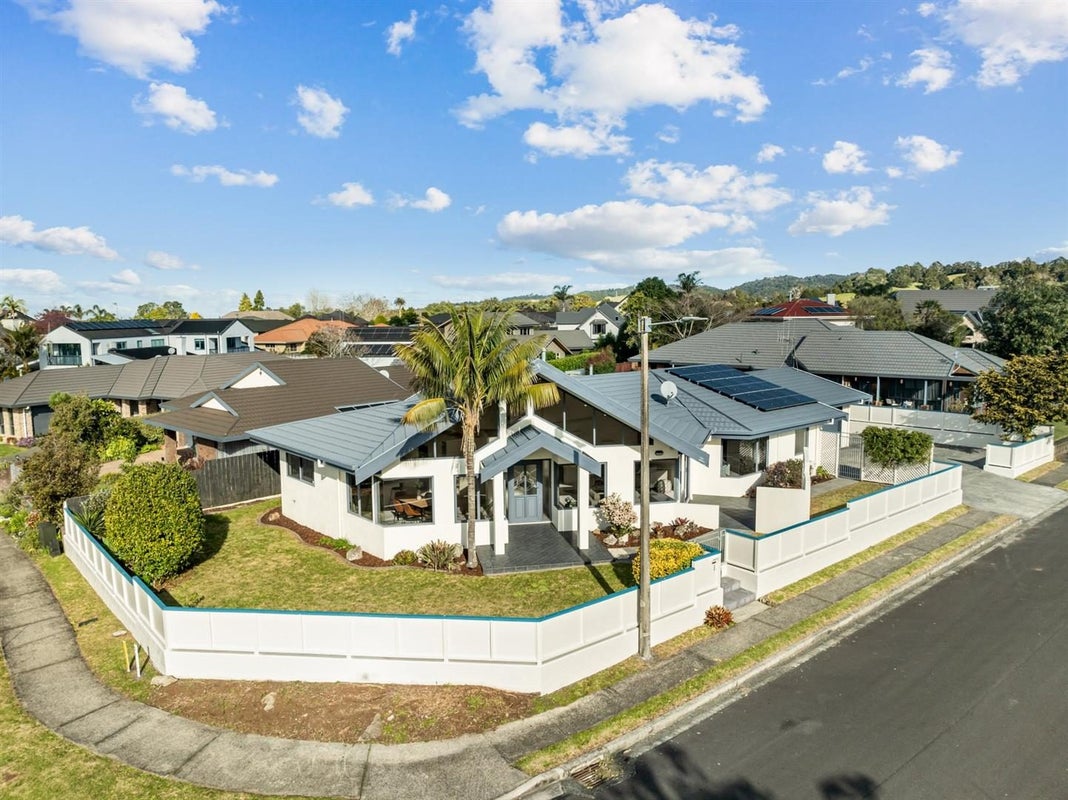 1 Timandra Place, Kamo, Whangarei - Carousel 1