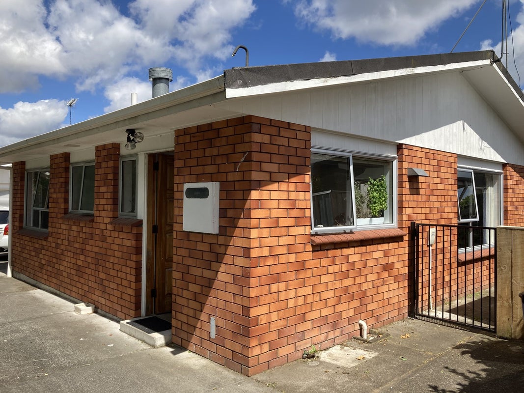 1/203 Galloway Street, Hamilton East, Hamilton - Carousel 11