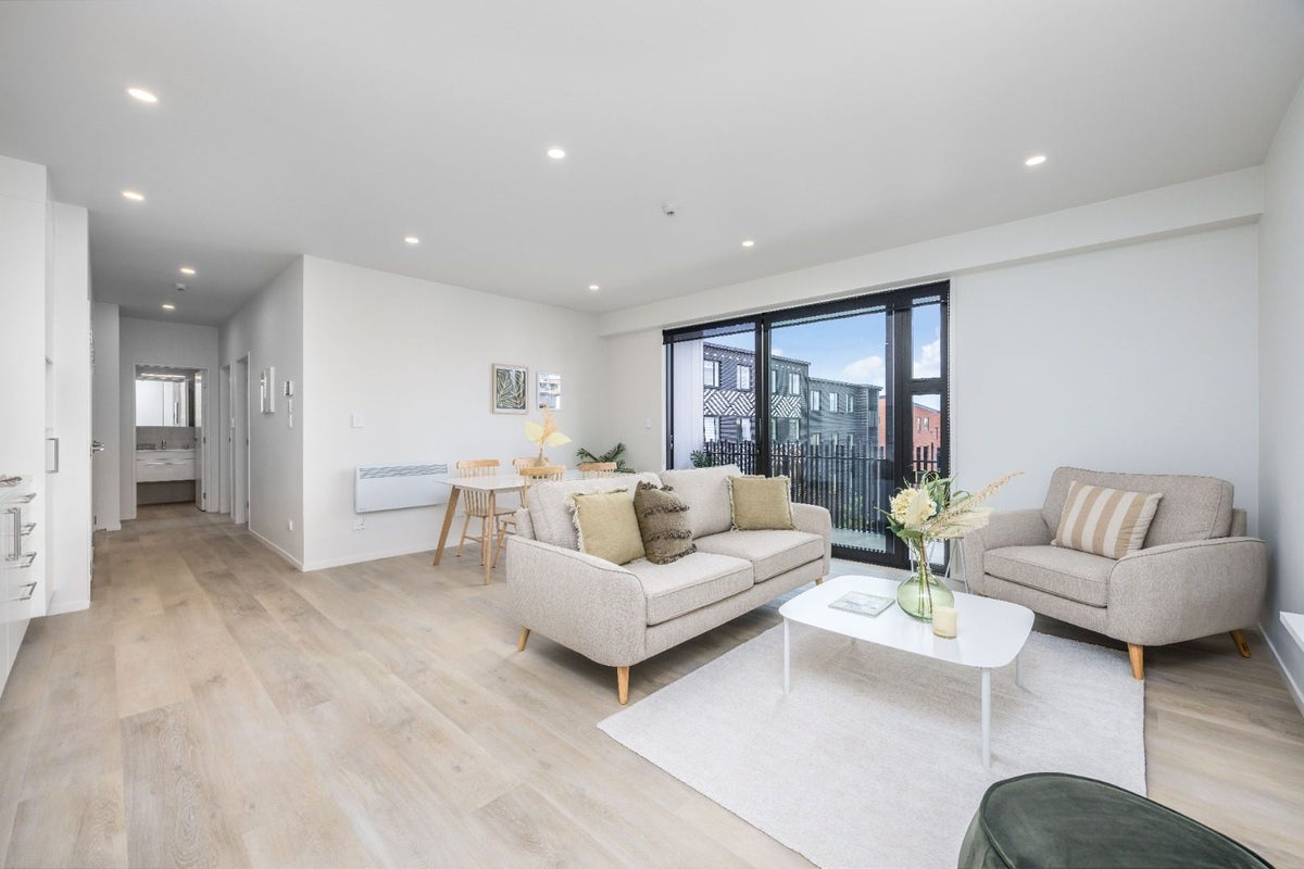 206/168 Pilkington Road, Point England, Auckland - Carousel 1
