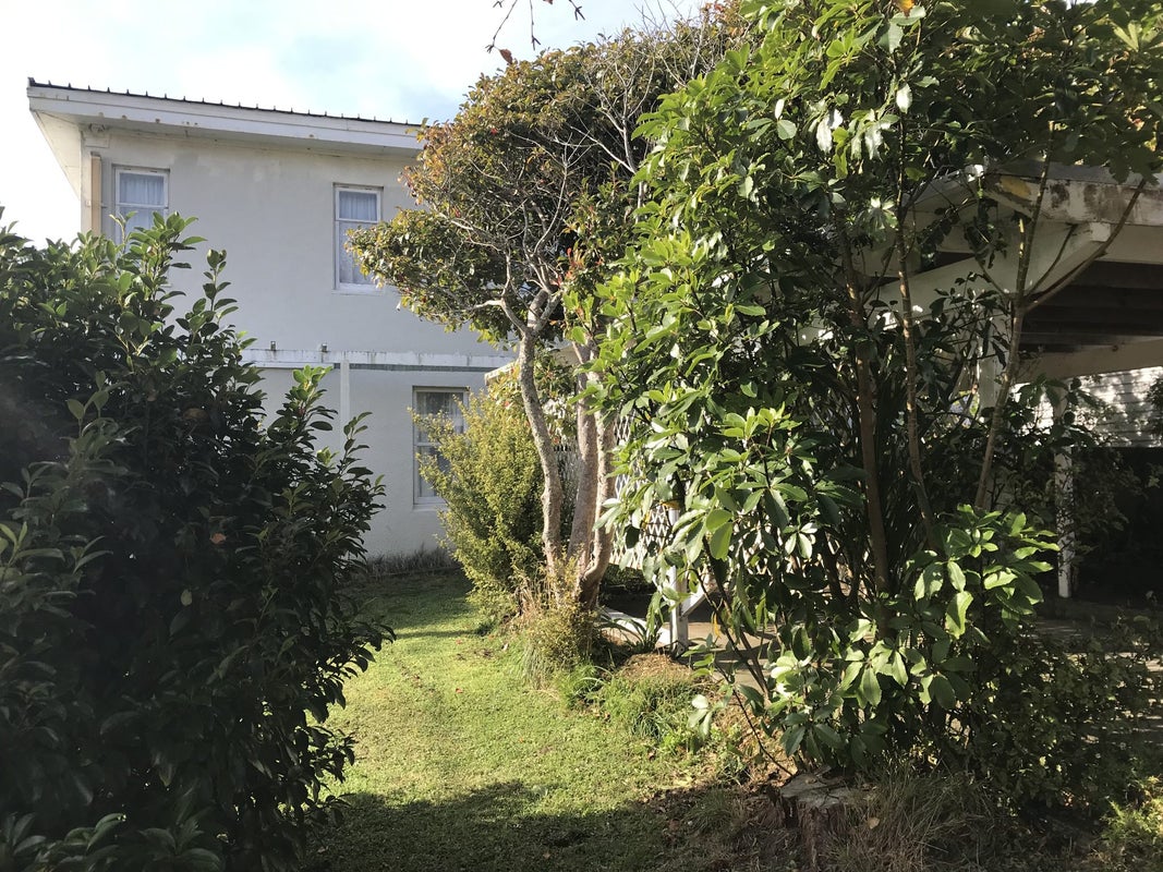 25 Burrows Avenue, Karori, Wellington - Carousel 1
