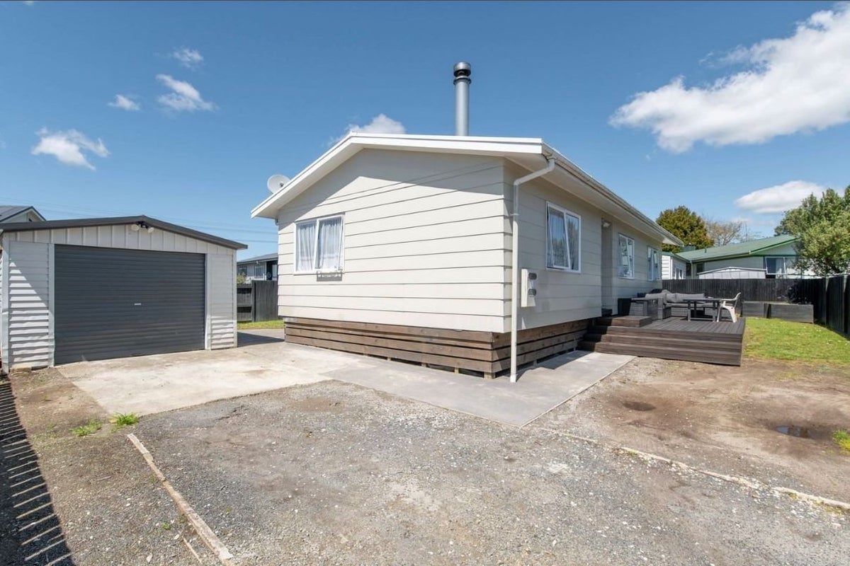 14B Pohutukawa Drive, Owhata, Rotorua - Carousel 7