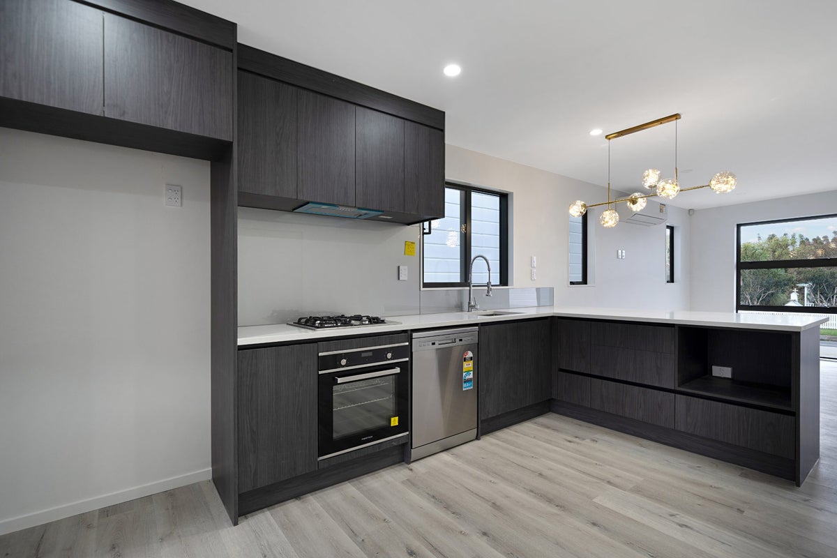 3/13 Sarona Avenue, Glen Eden, Auckland - Carousel 2