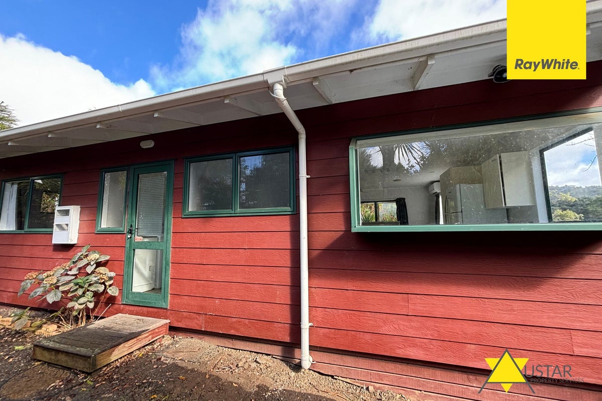 13 Welsh Hills Road, Swanson, Auckland - Carousel 2