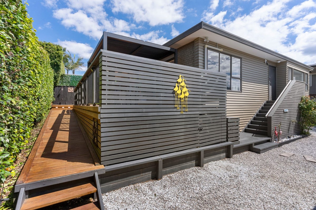 2/36 BROWNS BAY RD, Rothesay Bay, Auckland - Carousel 2
