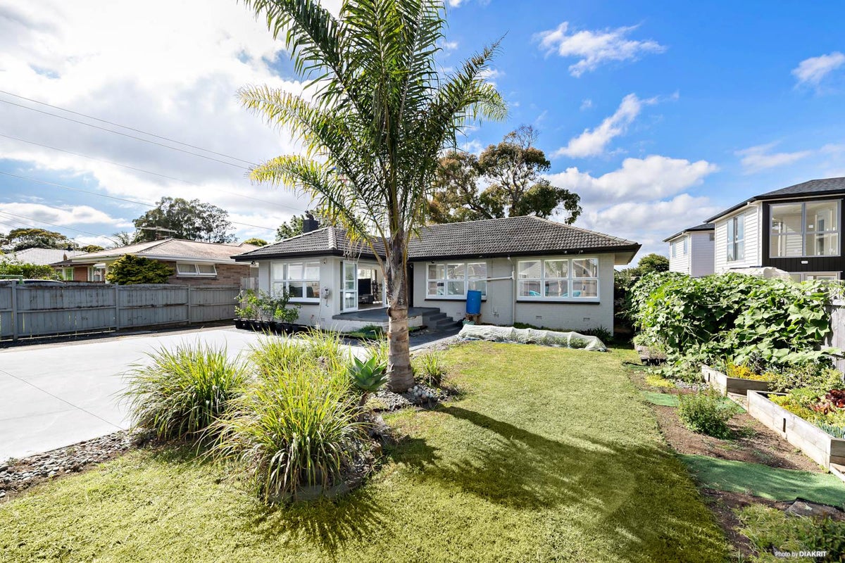 15 Myers Road, Manurewa East, Auckland - Carousel 1